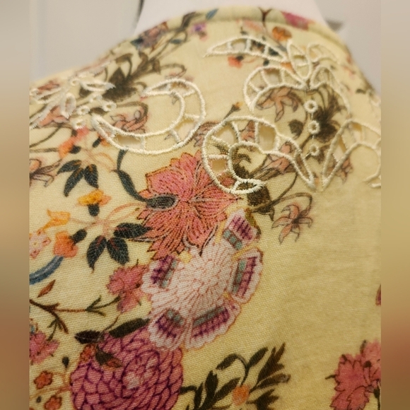 Hemant & Nandit Lyla Floral Crop Top - Picture 8 of 14